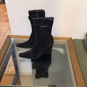Max de Carlo Black Suede Heeled Boots